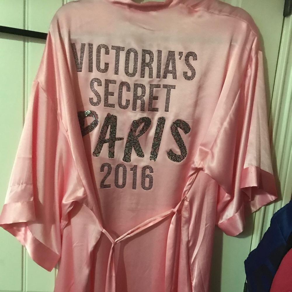 Victoria’s Secret 2016 Fashion Show Robe